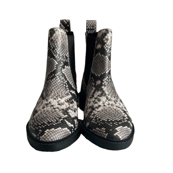 Treasure & Bond Gabriela Slip-on Faux Snake Bootie with Lt. Lug Sole - Picture 5 of 12